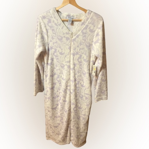Jaclyn Smith Other - NWT Jaclyn Intimates long fleece satin trim full zip pastel sleepwear ro…